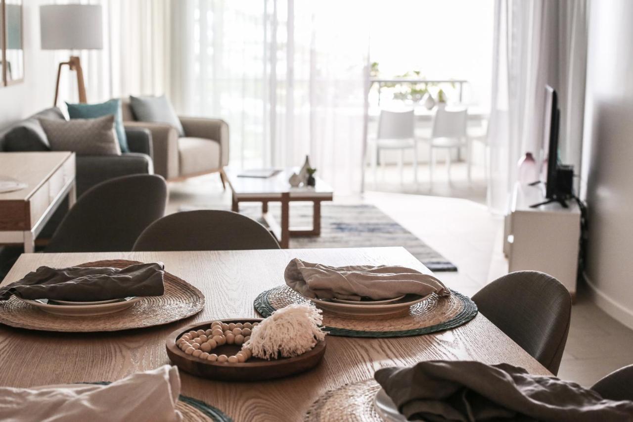 Rumba Beach Resort Caloundra Exteriör bild A dining room