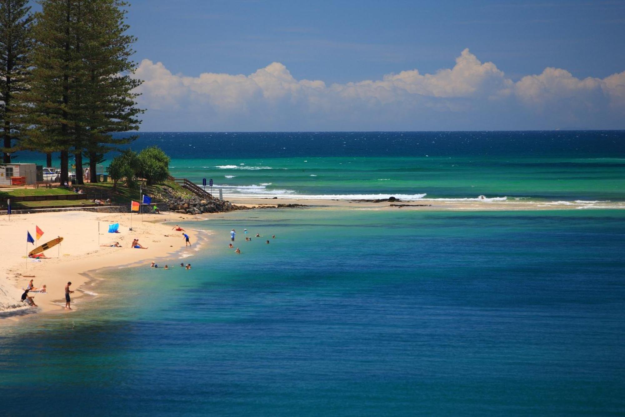 Rumba Beach Resort Caloundra Exteriör bild Mooloolaba Bay